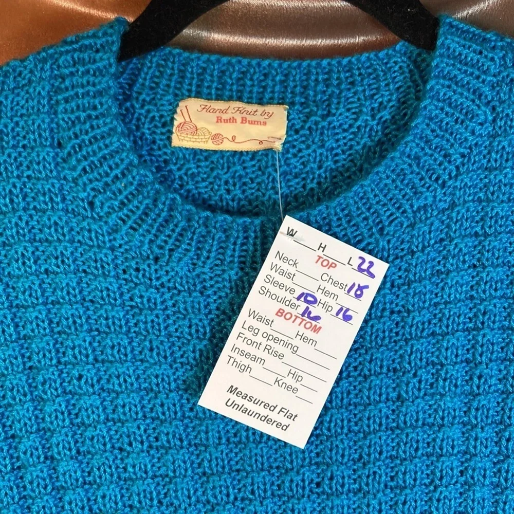 VINTAGE 80’s turquoise hand knitted‎ sweater. Mint condition. Med 158 36” chest